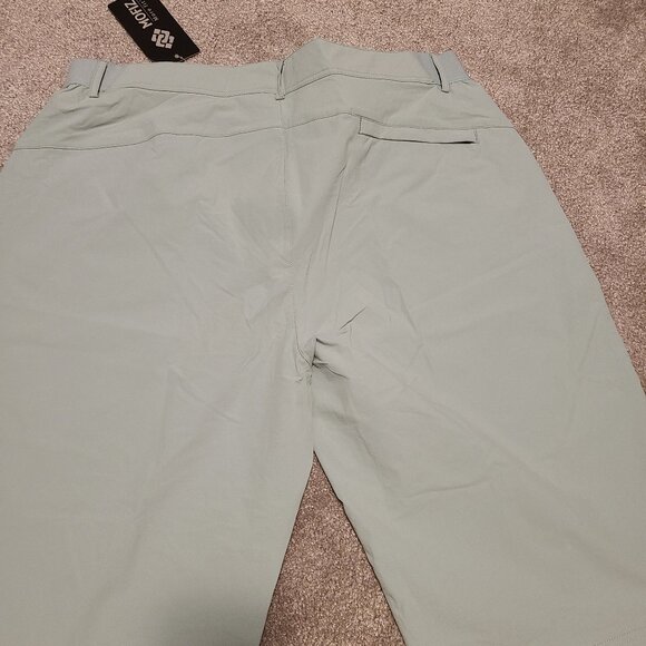 💥3/$30💥 NWT Mofiz womans light green golf shorts - Picture 5 of 5